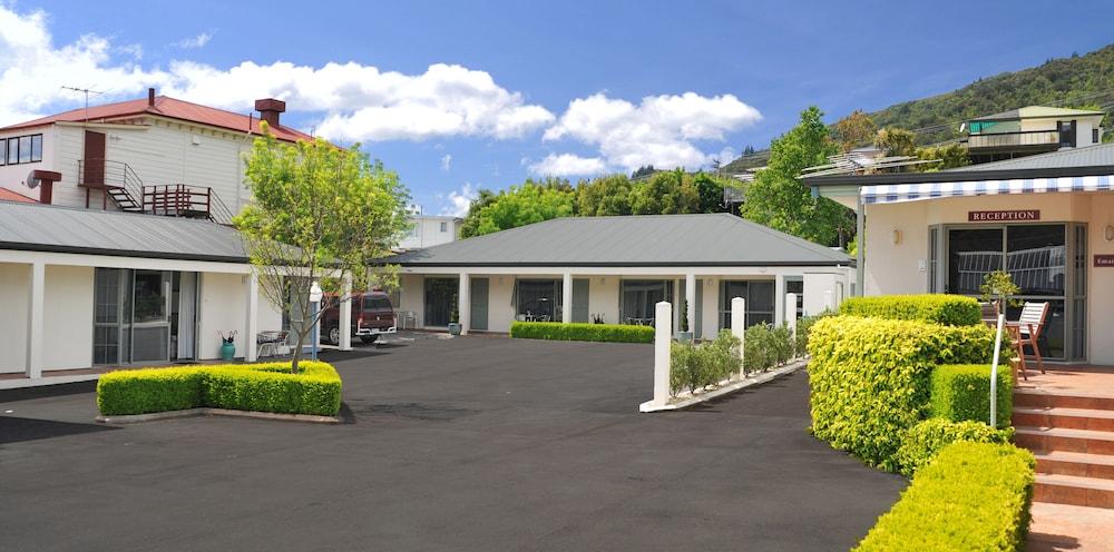 Jasmine Court Motel 4*