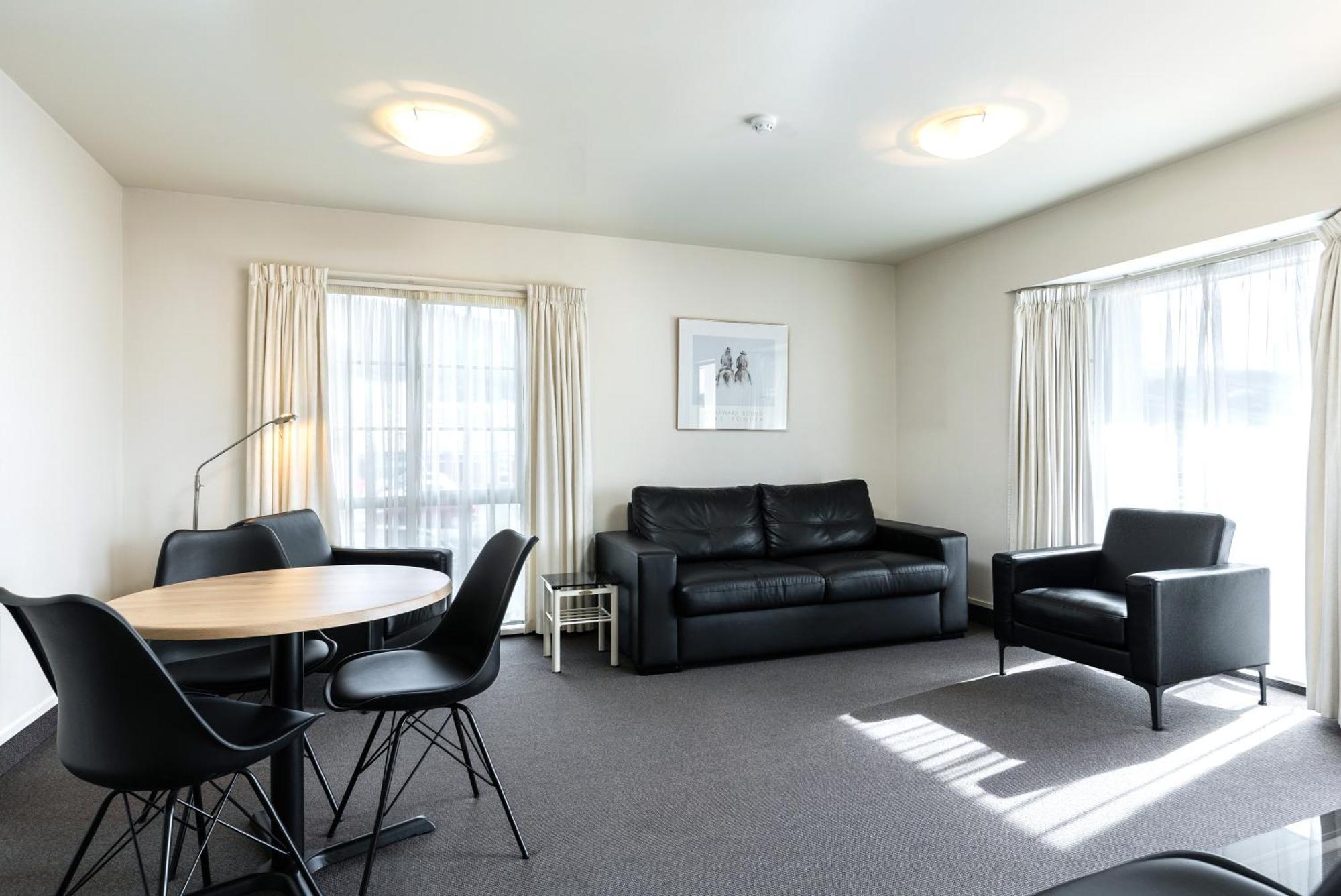 Jasmine Court 4*