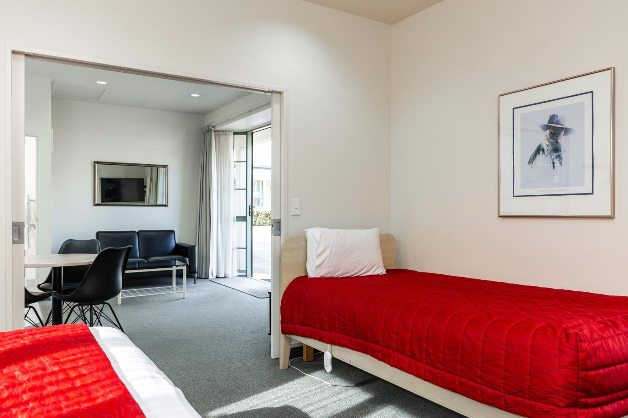 Motel Jasmine Court 4*