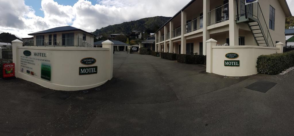 Jasmine Court Motel 4*